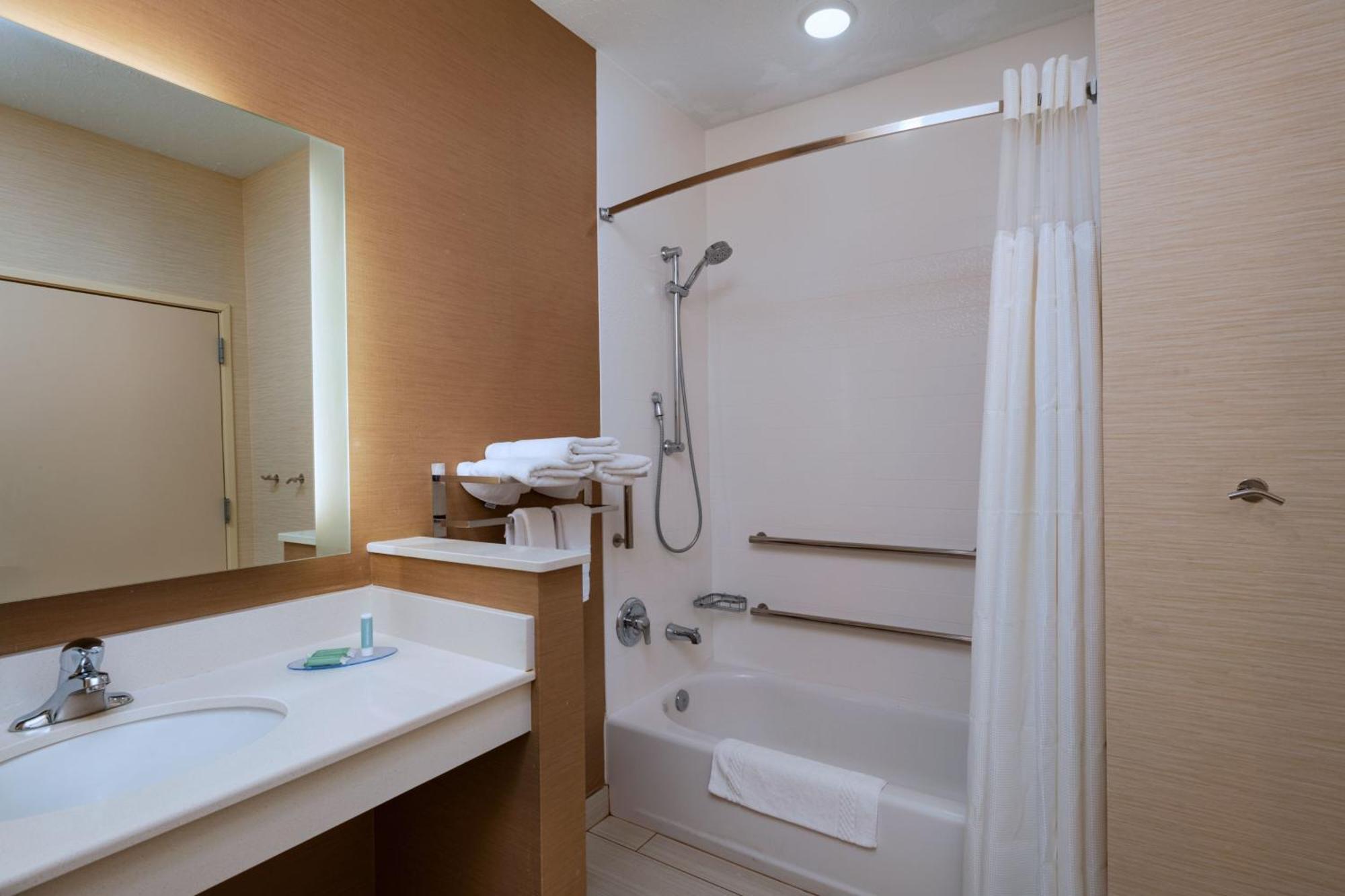 Fairfield Inn & Suites By Marriott Lincoln Airport Екстер'єр фото