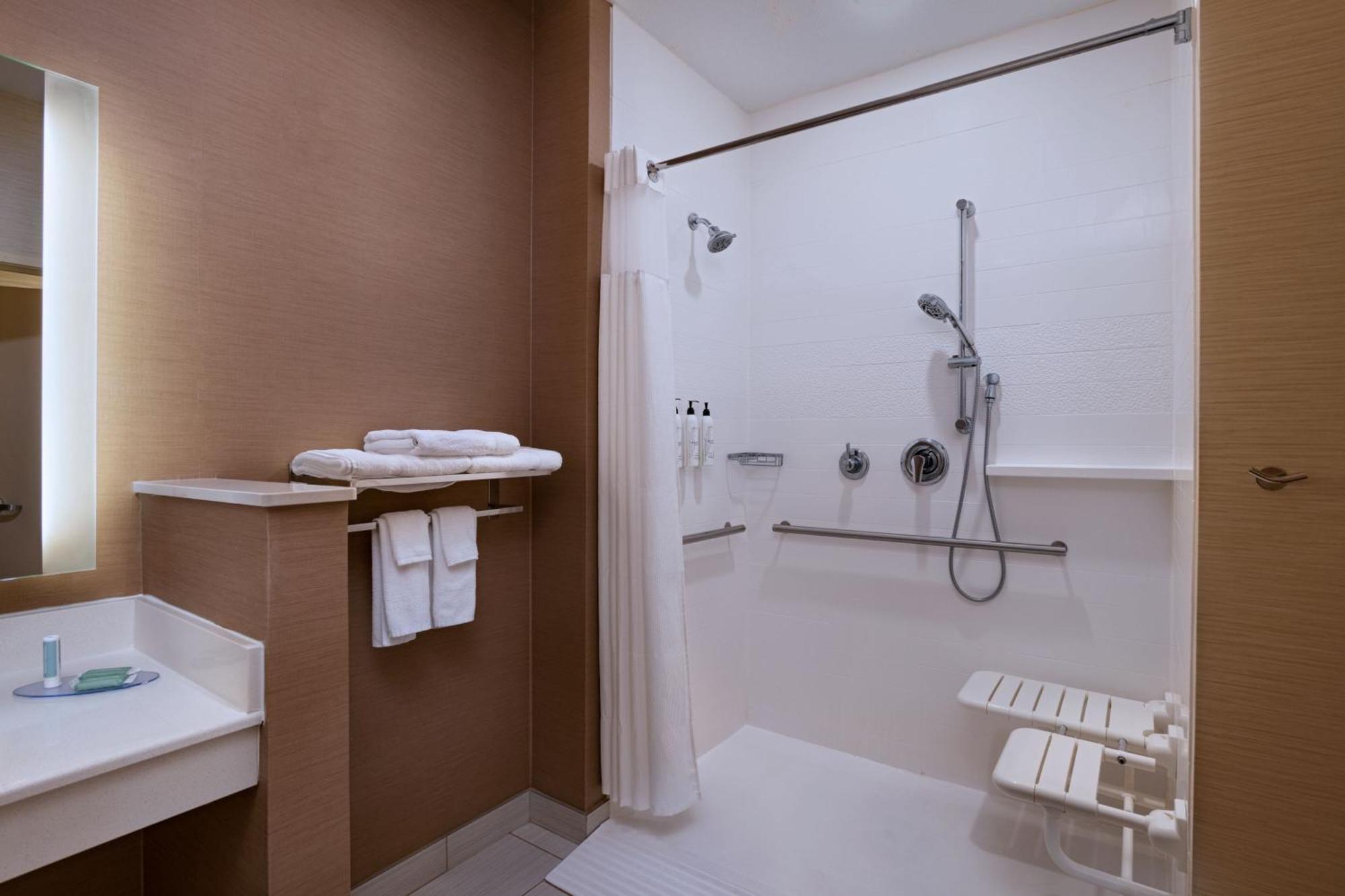 Fairfield Inn & Suites By Marriott Lincoln Airport Екстер'єр фото