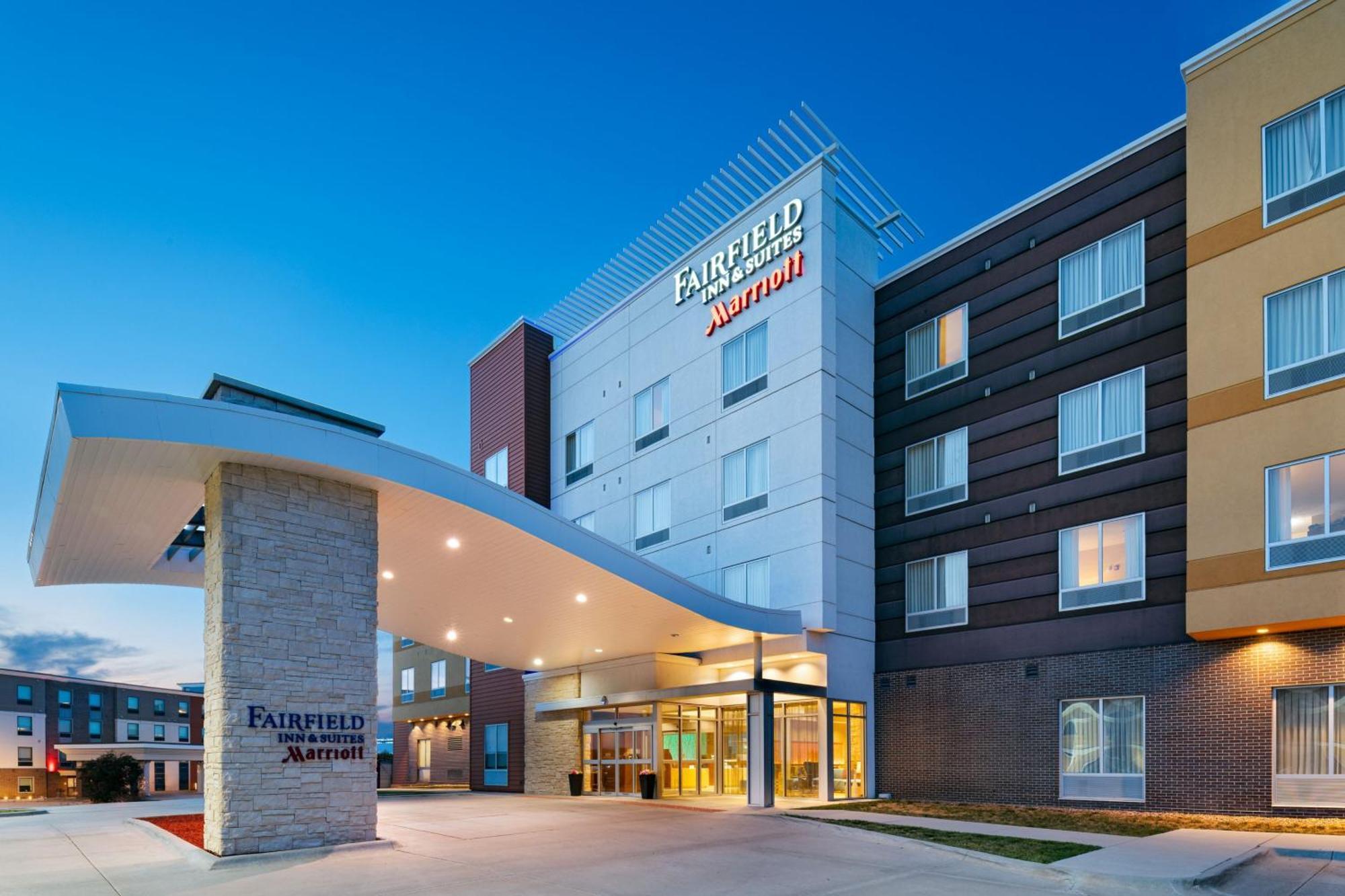 Fairfield Inn & Suites By Marriott Lincoln Airport Екстер'єр фото