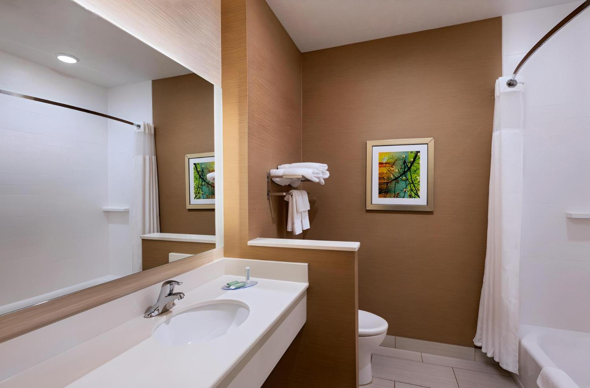 Fairfield Inn & Suites By Marriott Lincoln Airport Екстер'єр фото